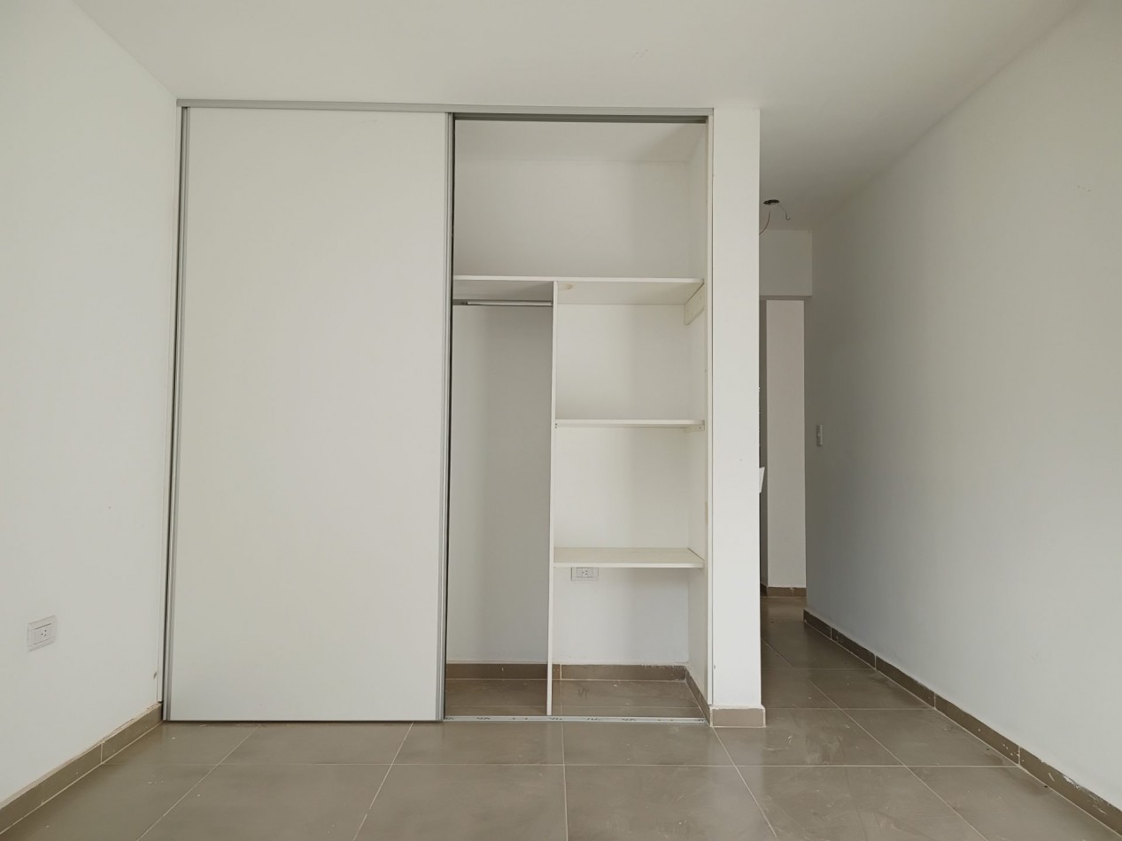 VENDO CASA 2 DORM. B° VILLA CATALINA. ETAPA ECO. A ESTRENAR.
