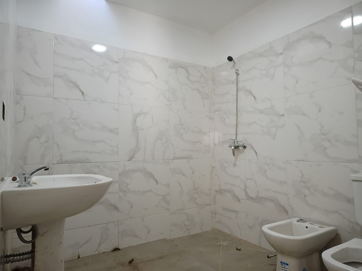VENDO CASA 2 DORM. B° VILLA CATALINA. ETAPA ECO. A ESTRENAR.