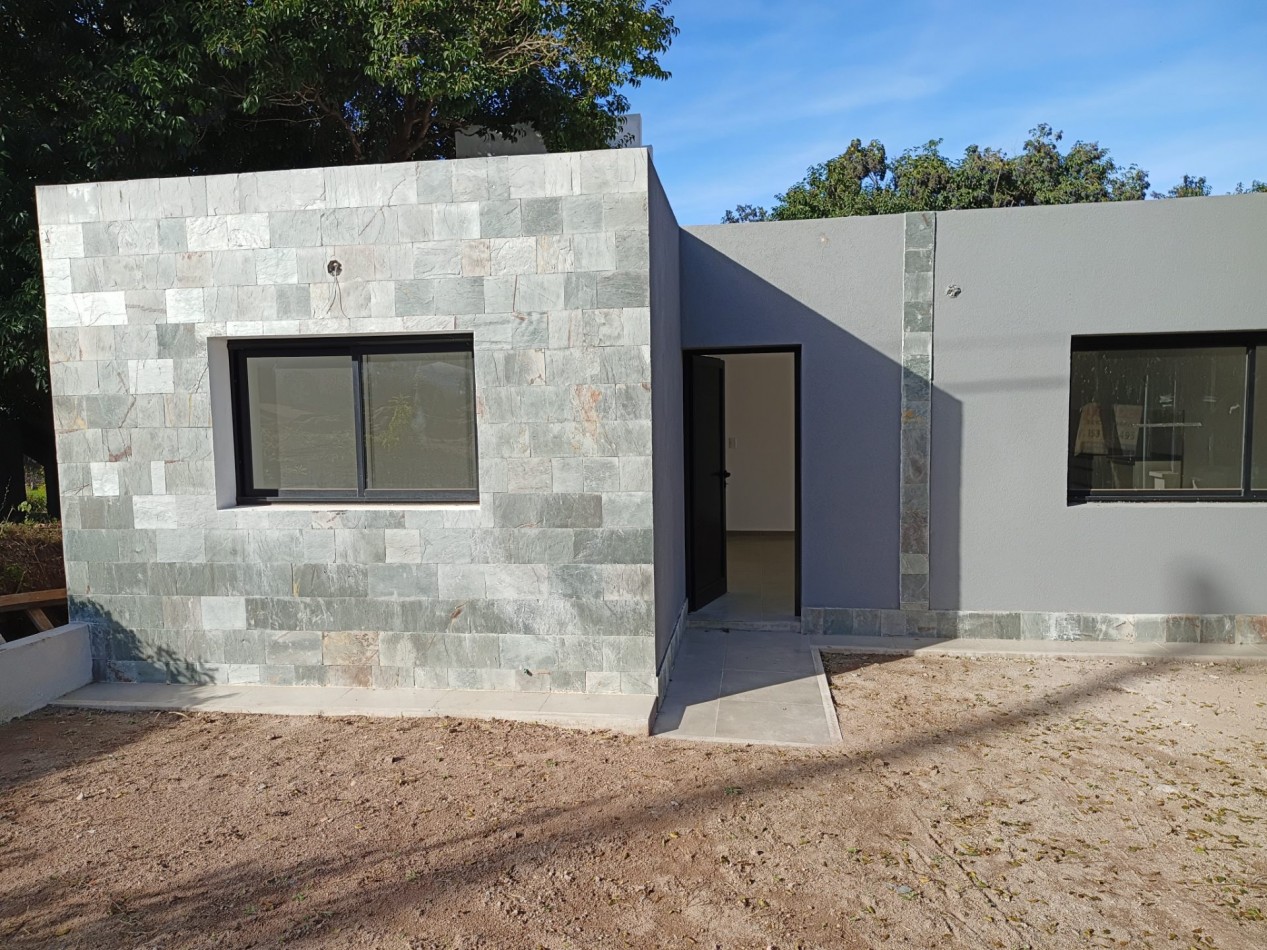 VENDO CASA 2 DORM. B° VILLA CATALINA. ETAPA ECO. A ESTRENAR.