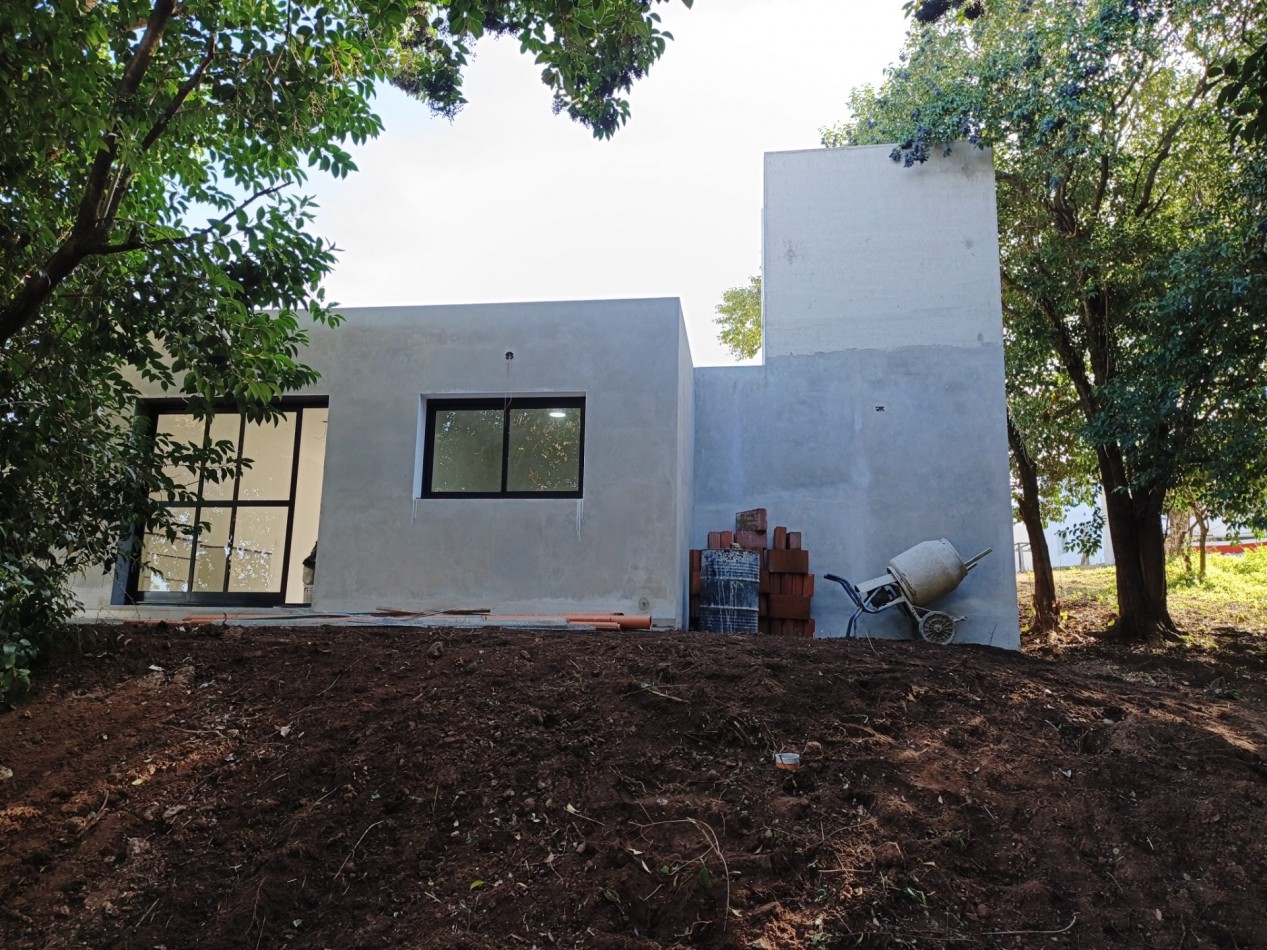 VENDO CASA 2 DORM. B° VILLA CATALINA. ETAPA ECO. A ESTRENAR.