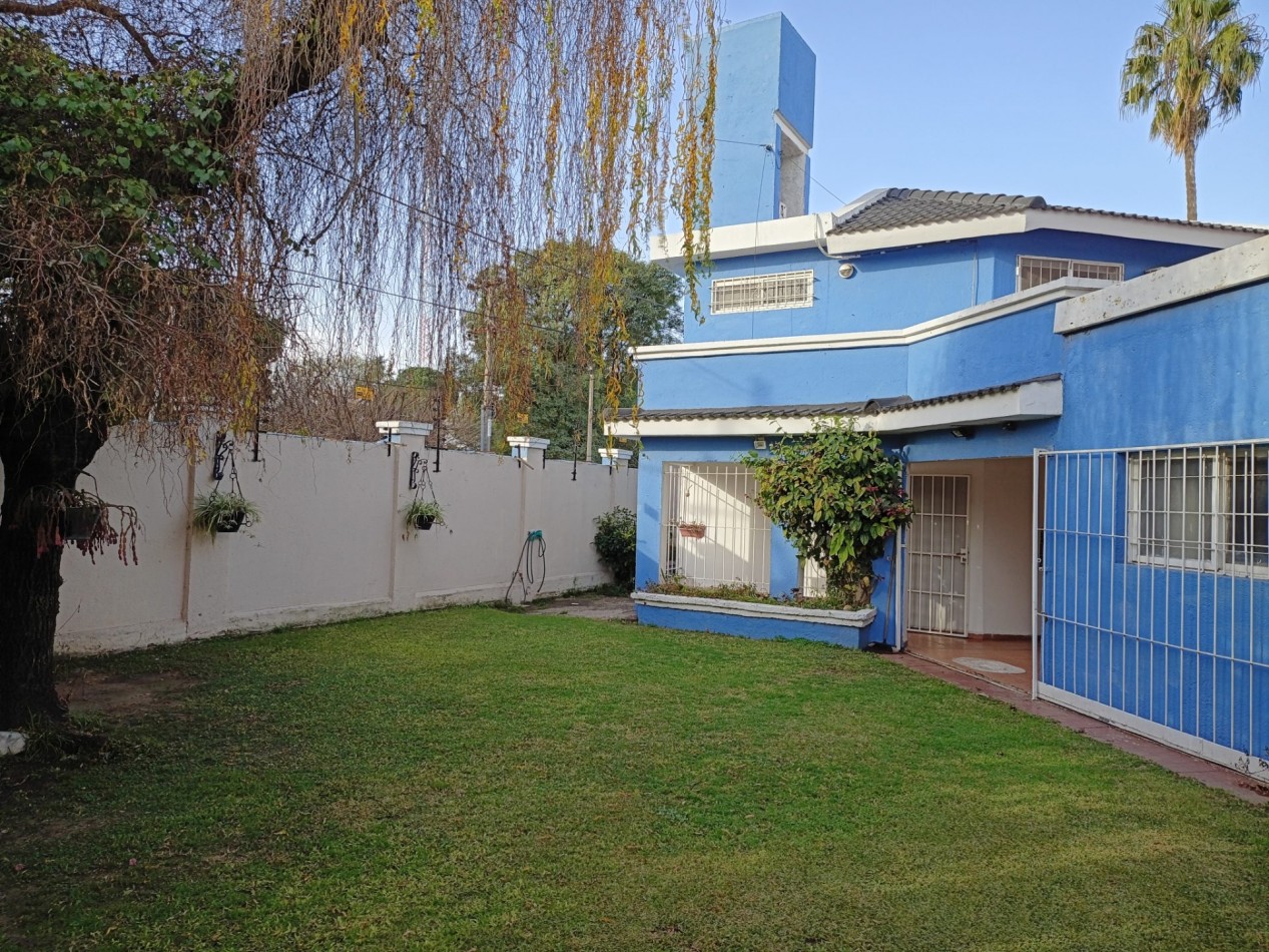 VENDO HERMOSA CASA 3 DORM. B° MARQUES DE SOBREMONTE. APTA CREDITO