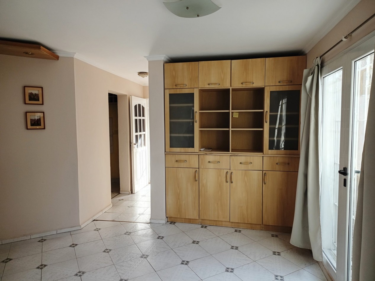VENDO HERMOSA CASA 3 DORM. B° MARQUES DE SOBREMONTE. APTA CREDITO