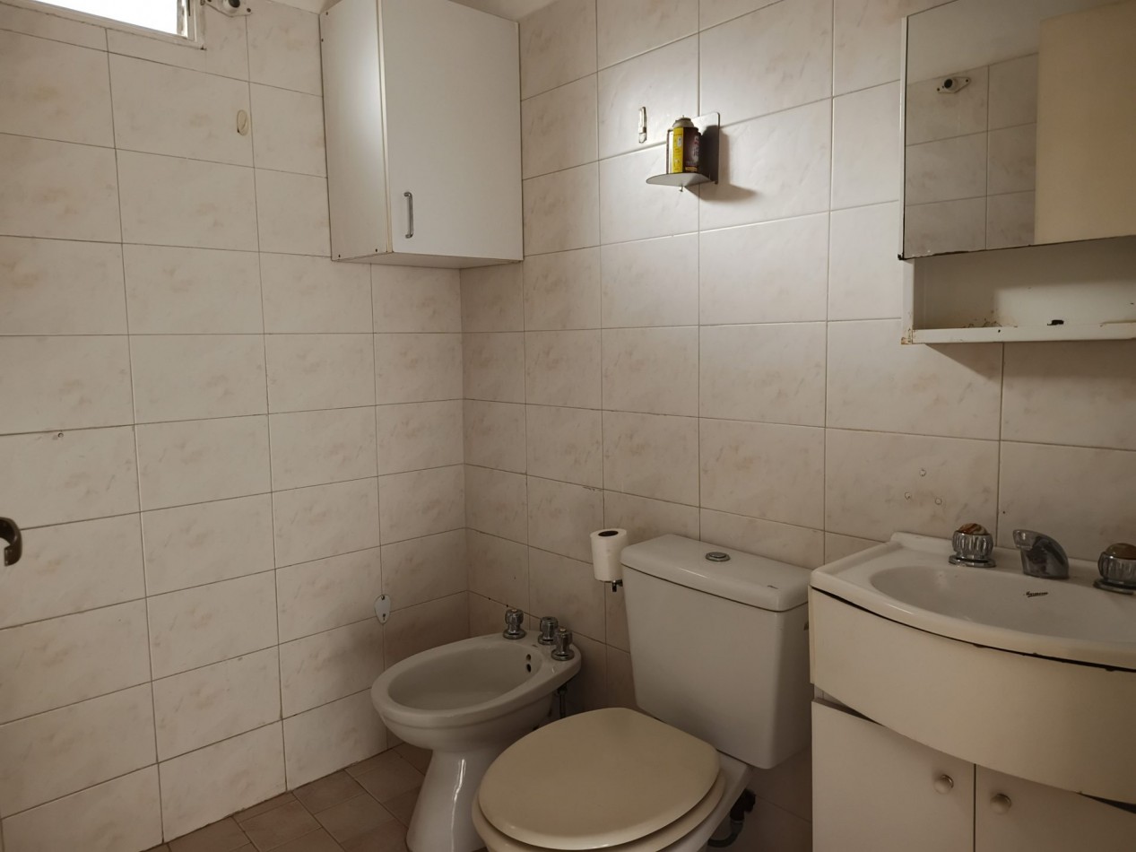 VENDO HERMOSA CASA 3 DORM. B° MARQUES DE SOBREMONTE. APTA CREDITO
