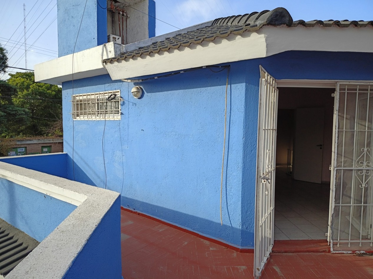 VENDO HERMOSA CASA 3 DORM. B° MARQUES DE SOBREMONTE. APTA CREDITO