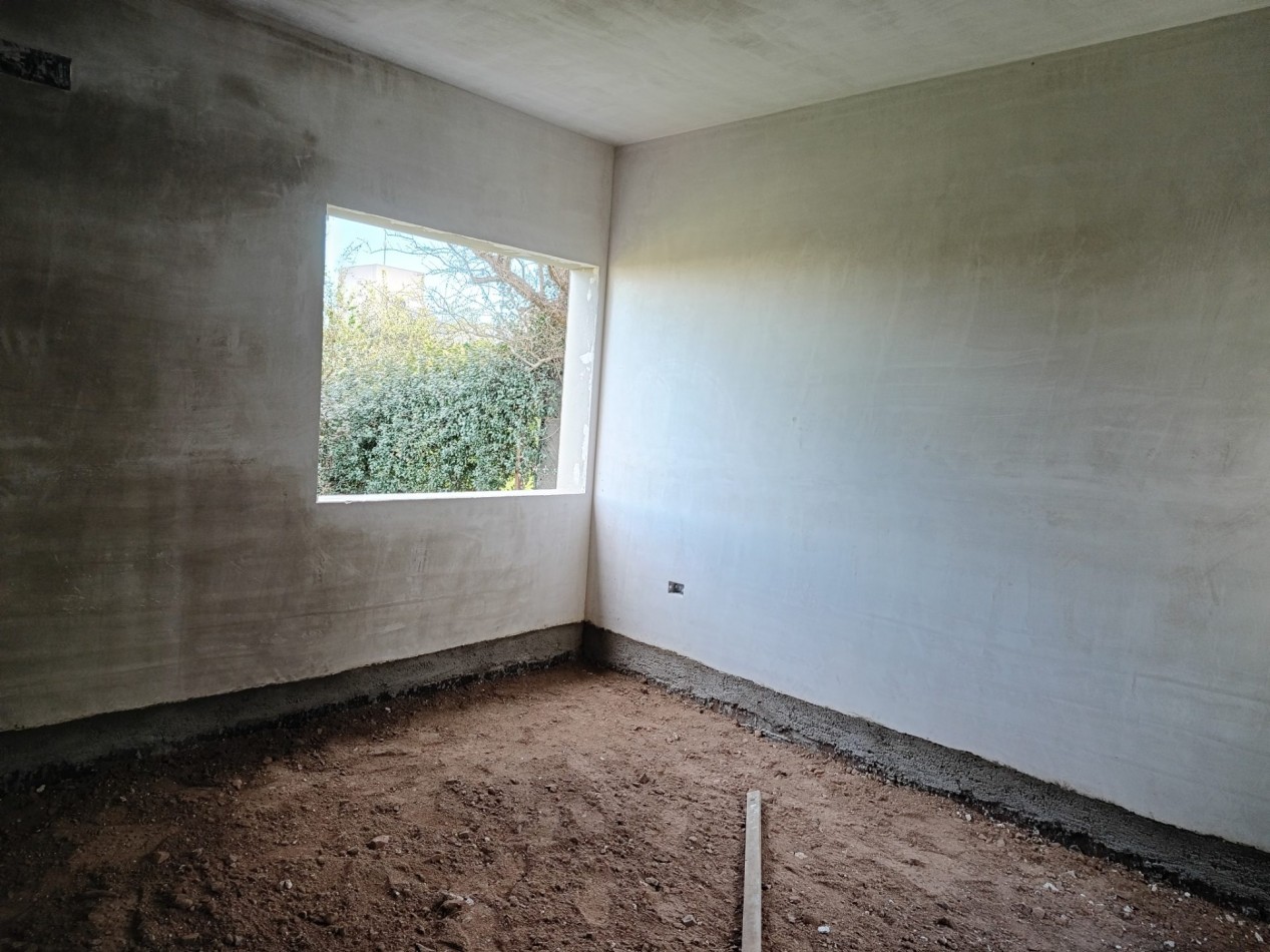 VENDO CASA 3 DORM. A ESTRENAR B° BELA VISTA