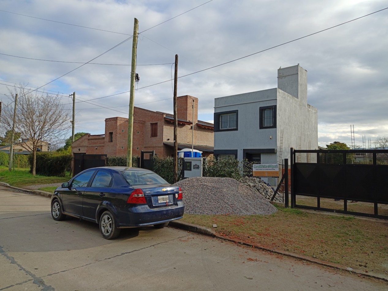 VENDO TERRENO 400 M2 B° VILLA RIVERA INDARTE. ESCRITURA