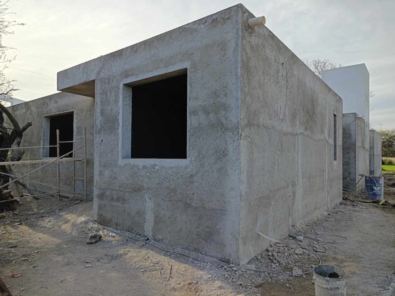 VENDO CASA 3 DORM. + OFICINA A ESTRENAR B° BELA VISTA. 
