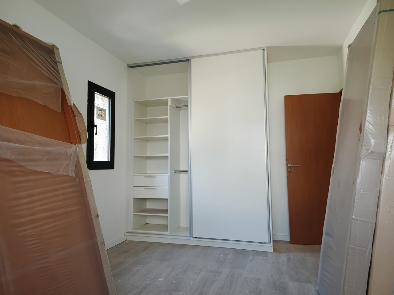 VENDO CASA 2 DORM. B° VILLA CATALINA. A ESTRENAR.