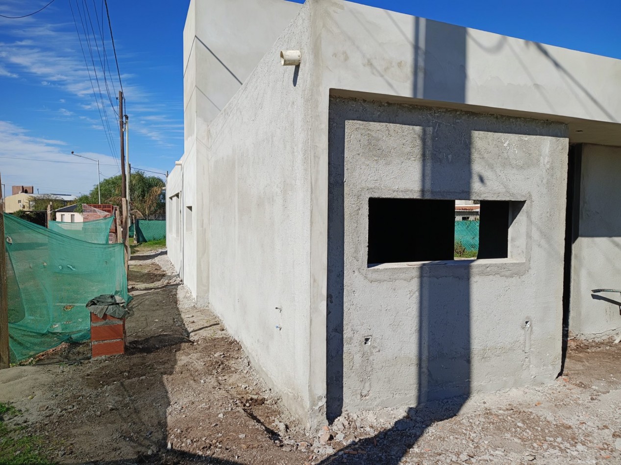 Vendo casa de 3 dormitorios a estrenar en Villa Catalina.
