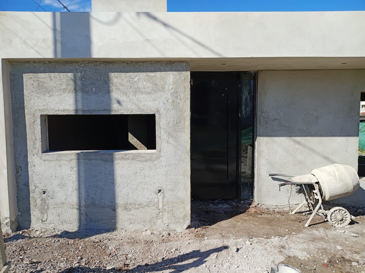 Vendo casa de 3 dormitorios a estrenar en Villa Catalina.