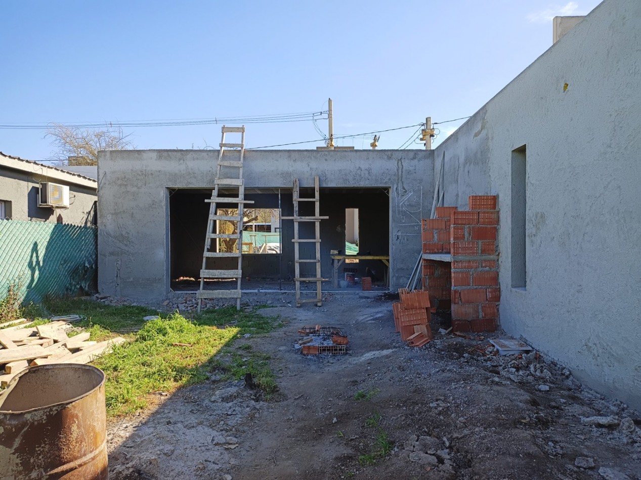 Vendo casa de 3 dormitorios a estrenar en Villa Catalina.