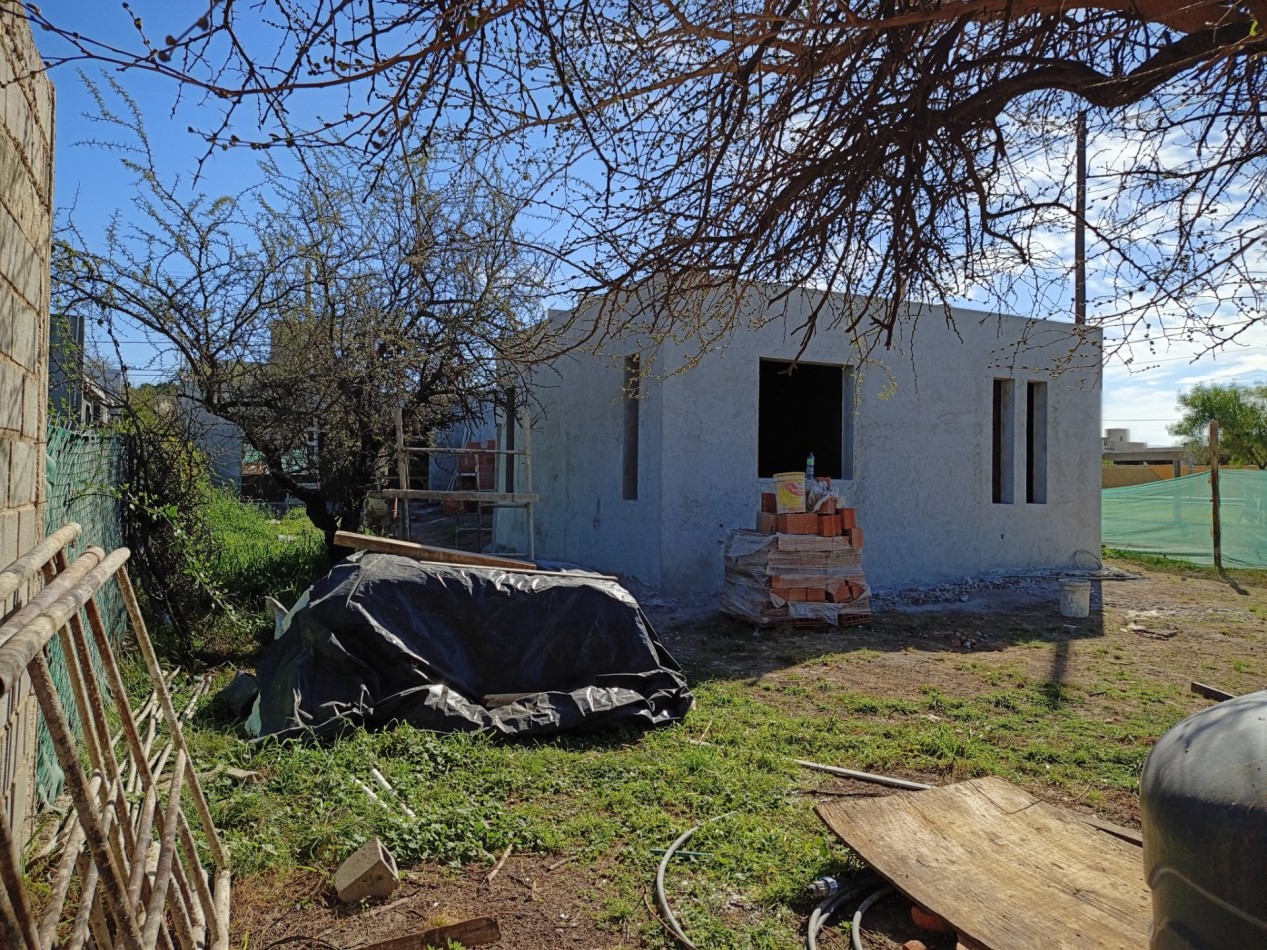 Vendo casa de 3 dormitorios a estrenar en Villa Catalina.