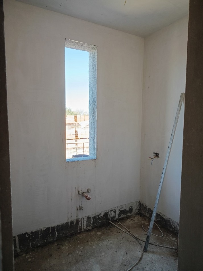 VENDO CASA 3 DORM. + OFICINA A ESTRENAR B° BELA VISTA. 