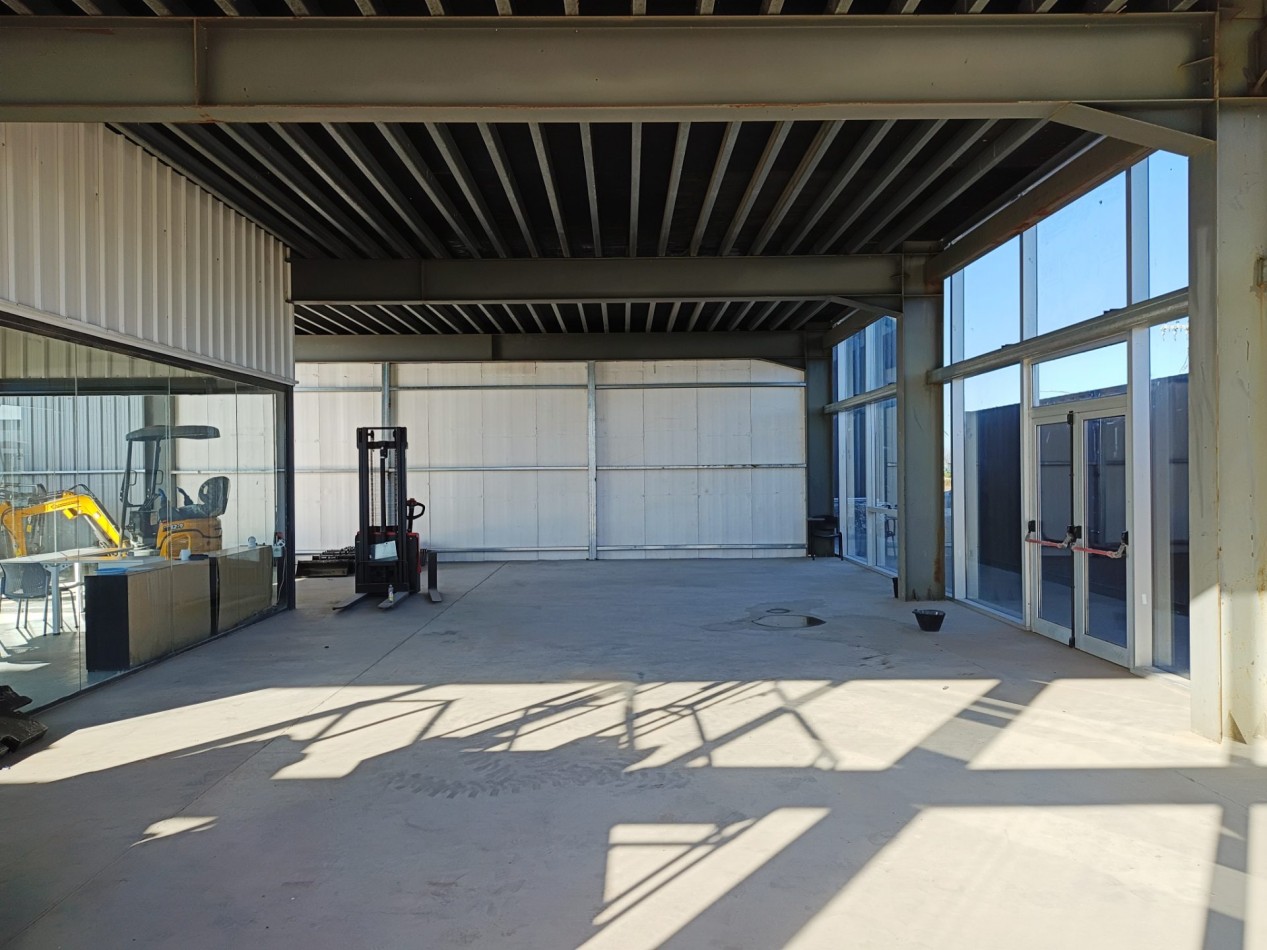ALQUILER - LOCAL 420 M² FRENTE A RUTA 9 | POLO 52