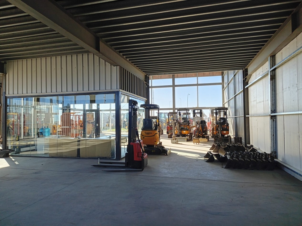 ALQUILER - LOCAL 420 M² FRENTE A RUTA 9 | POLO 52