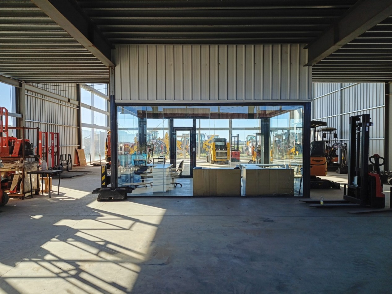 ALQUILER - LOCAL 420 M² FRENTE A RUTA 9 | POLO 52