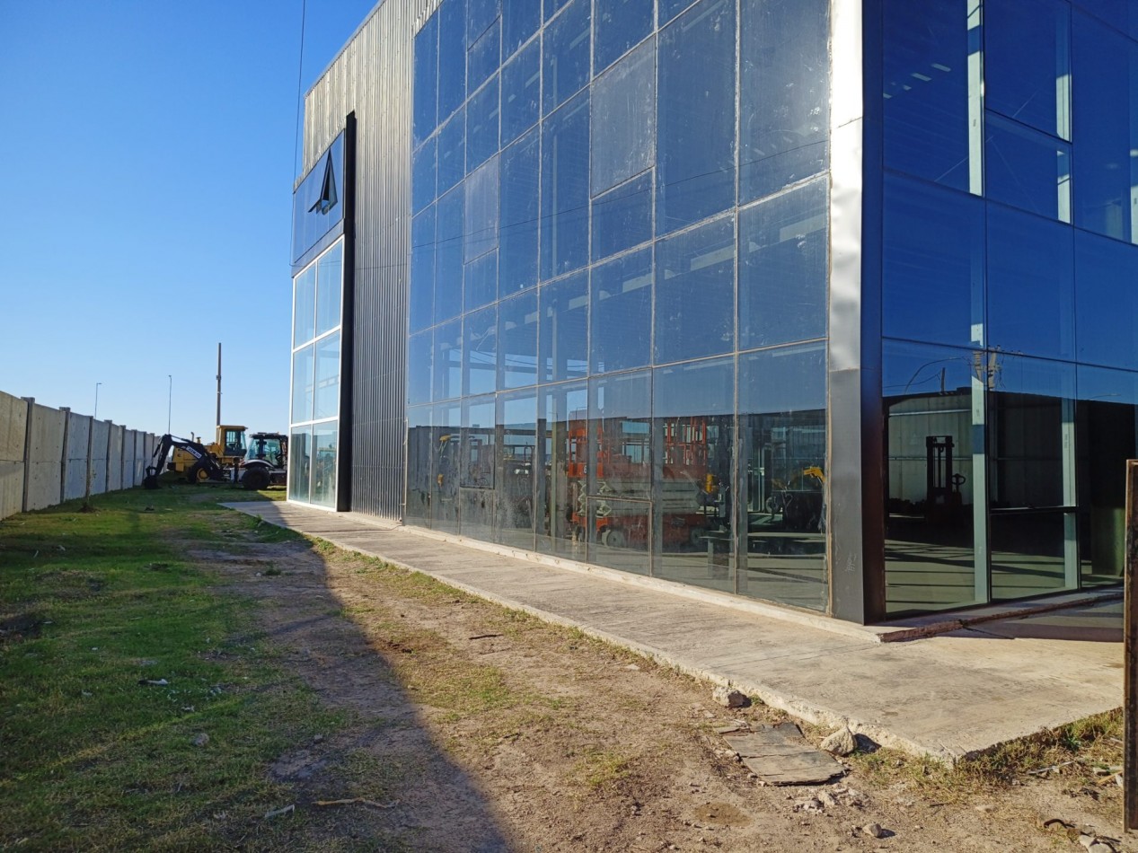 ALQUILER - LOCAL 420 M² FRENTE A RUTA 9 | POLO 52