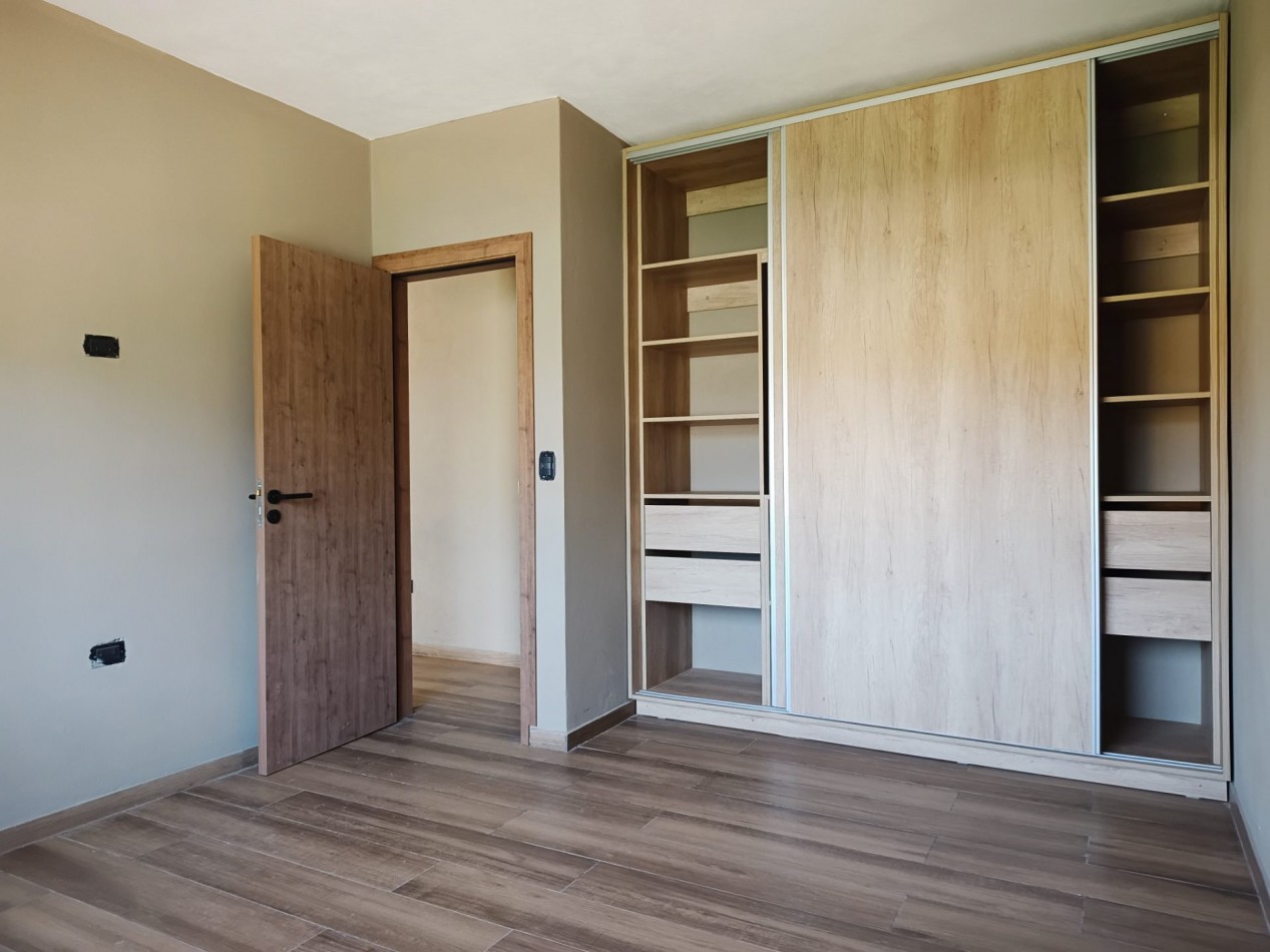 VENDO MODERNA CASA 2 DORMITORIOS A ESTRENAR VILLA CATALINA. APTO CREDITO