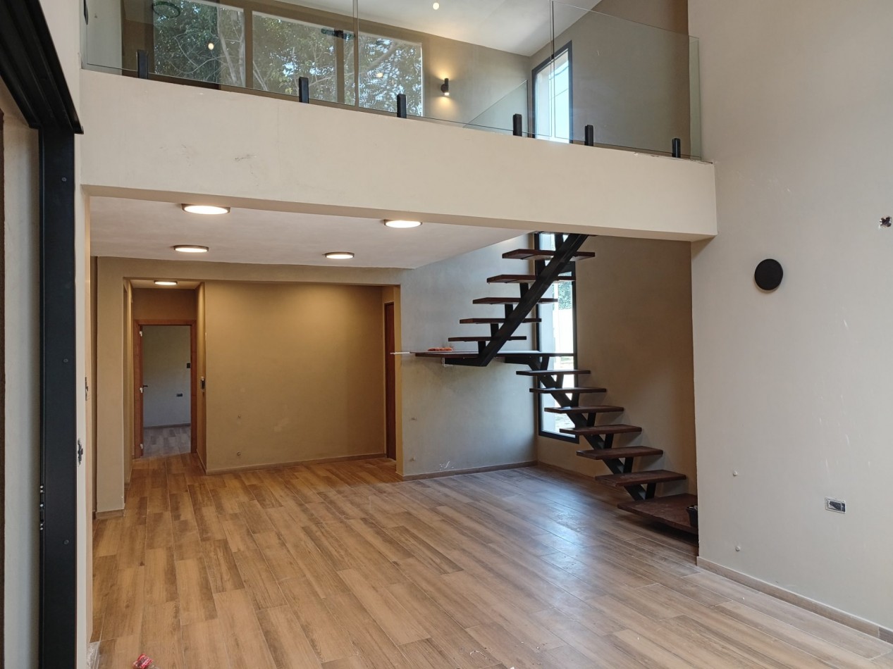 VENDO MODERNA CASA 2 DORMITORIOS A ESTRENAR VILLA CATALINA. APTO CREDITO