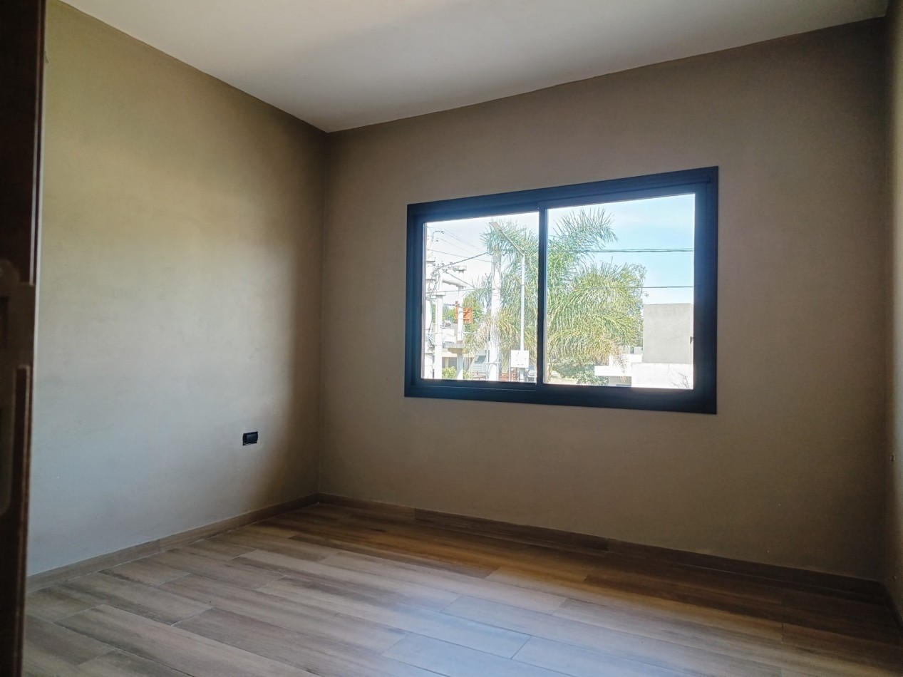 VENDO MODERNA CASA 2 DORMITORIOS A ESTRENAR VILLA CATALINA. APTO CREDITO