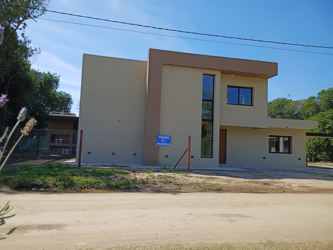 VENDO MODERNA CASA 2 DORMITORIOS A ESTRENAR VILLA CATALINA. APTO CREDITO