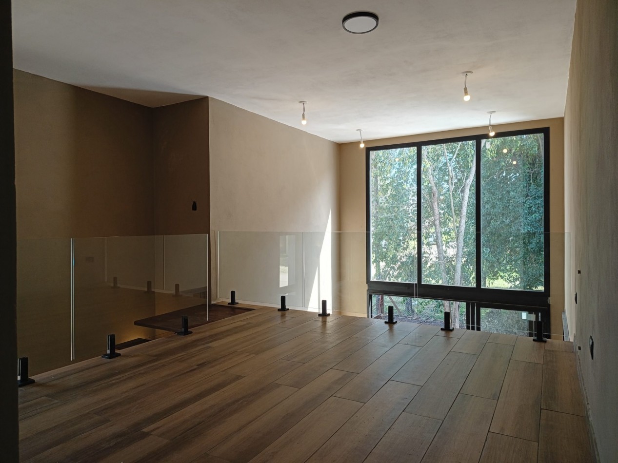 VENDO MODERNA CASA 2 DORMITORIOS A ESTRENAR VILLA CATALINA. APTO CREDITO