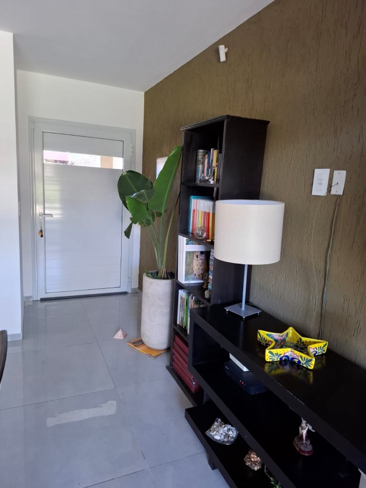 VENDO CASA 2 DORM. VILLA CATALINA PRIMERA ETAPA. ESCRITURA