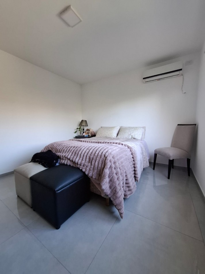 VENDO CASA 2 DORM. VILLA CATALINA PRIMERA ETAPA. ESCRITURA