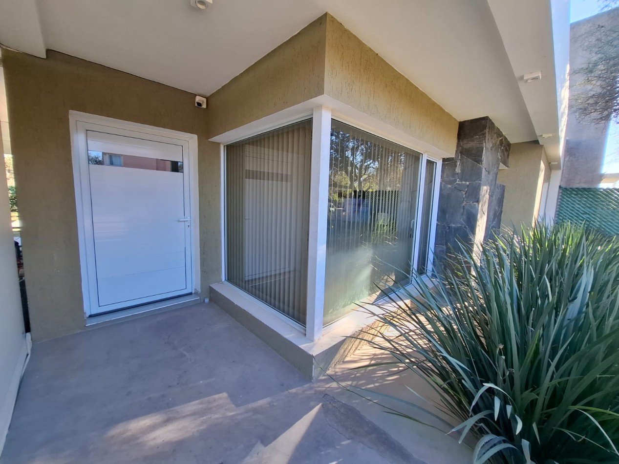 VENDO CASA 2 DORM. VILLA CATALINA PRIMERA ETAPA. ESCRITURA
