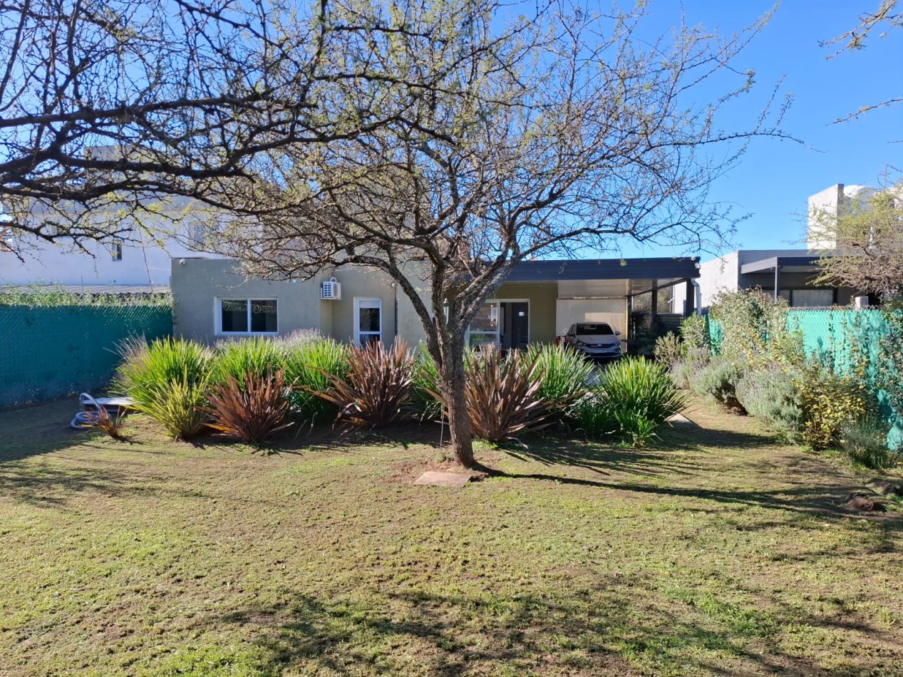 VENDO CASA 2 DORM. VILLA CATALINA PRIMERA ETAPA. ESCRITURA