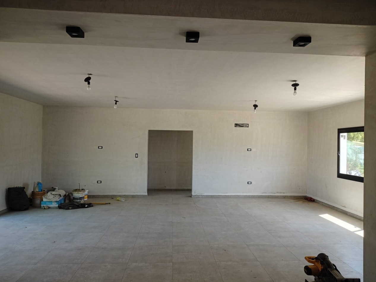 VENDO CASA 3 DORM. A ESTRENAR B° BELA VISTA
