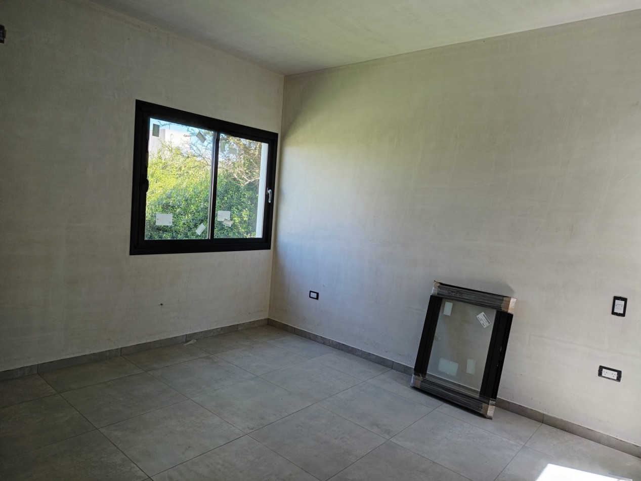 VENDO CASA 3 DORM. A ESTRENAR B° BELA VISTA