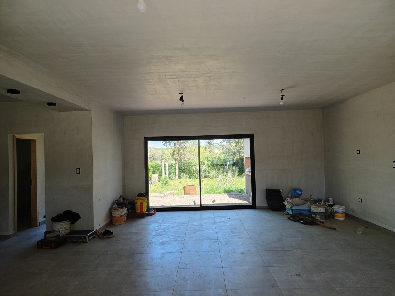 VENDO CASA 3 DORM. A ESTRENAR B° BELA VISTA