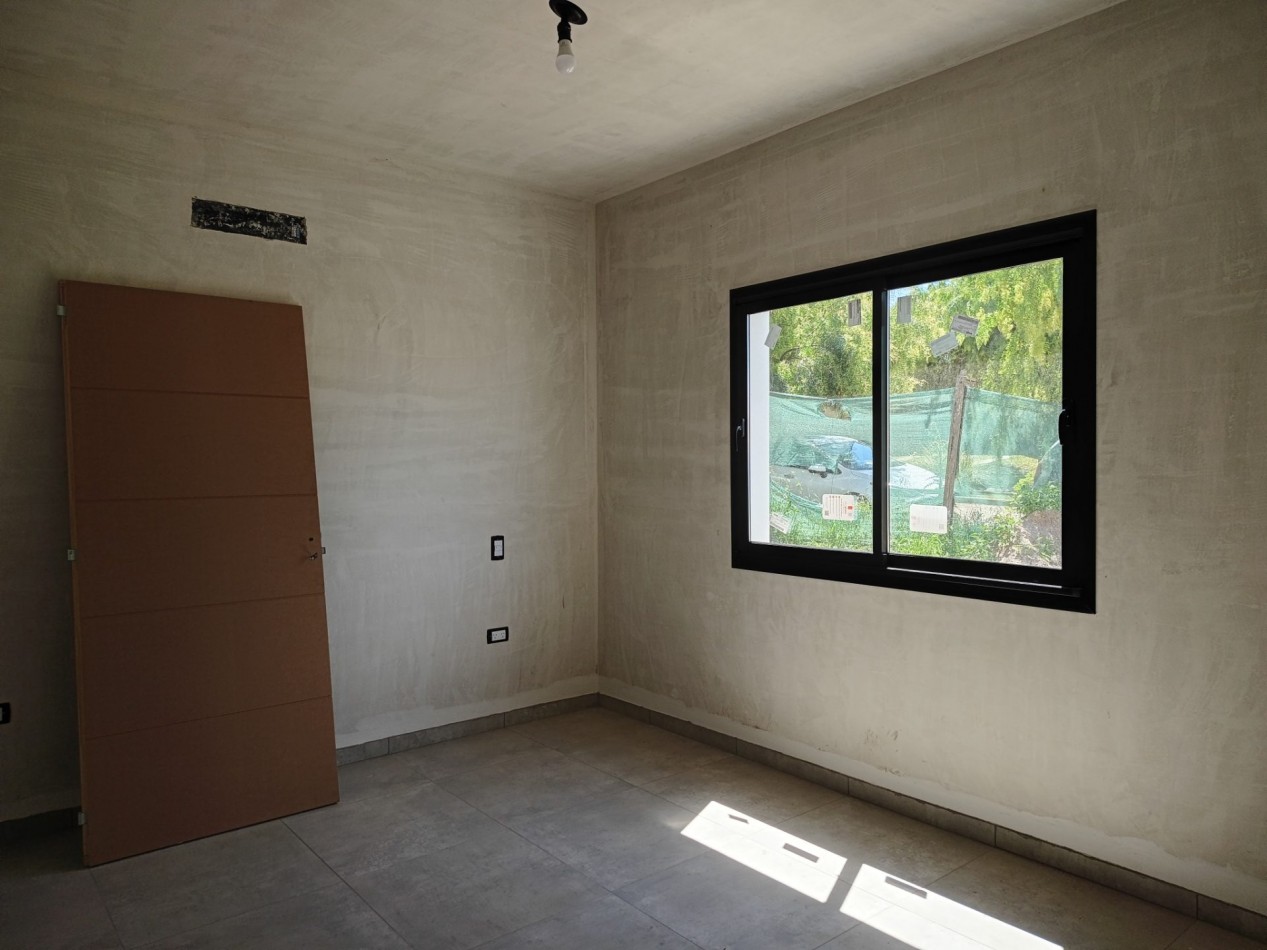 VENDO CASA 3 DORM. A ESTRENAR B° BELA VISTA