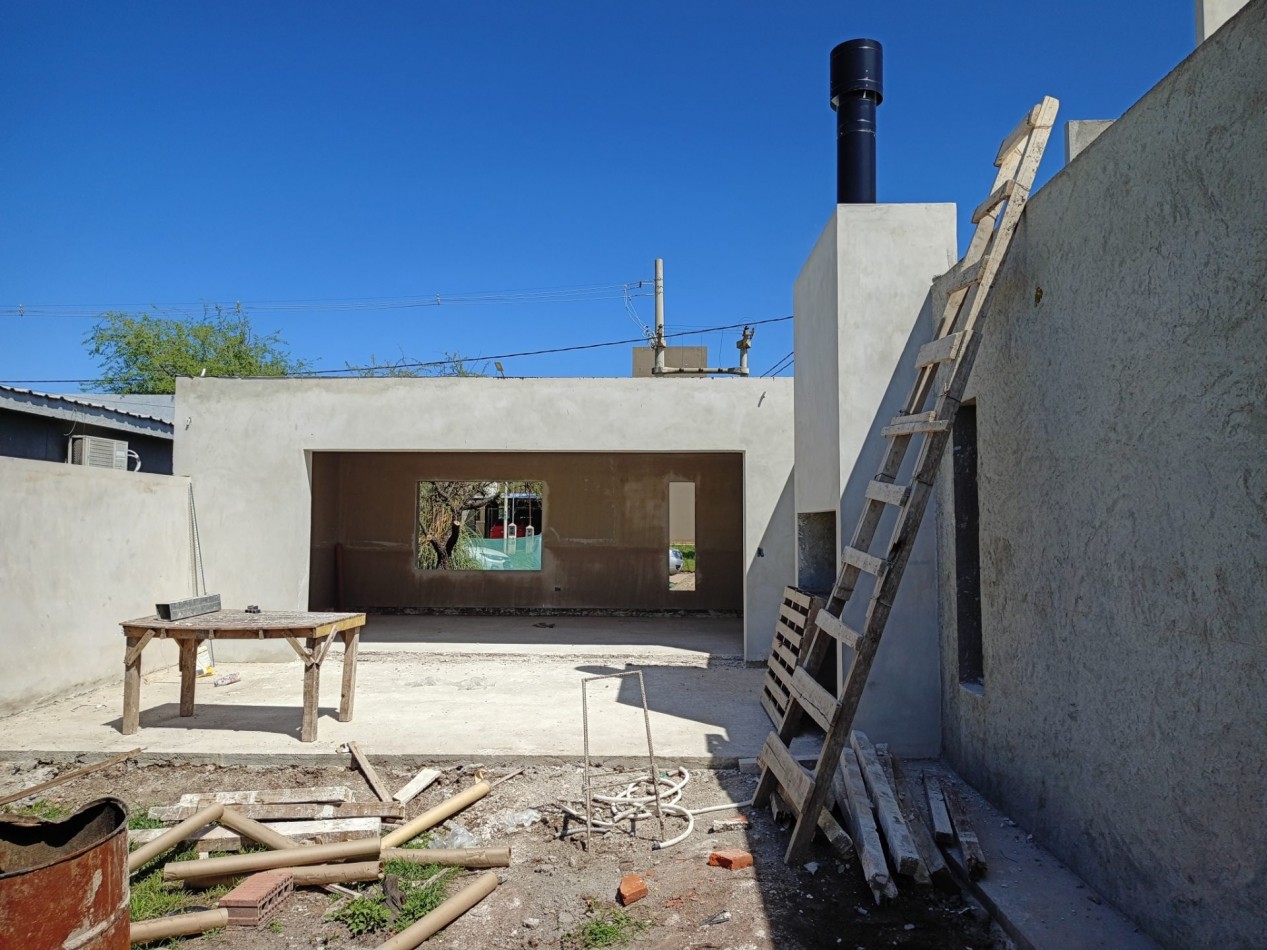 Vendo casa de 3 dormitorios a estrenar en Villa Catalina.