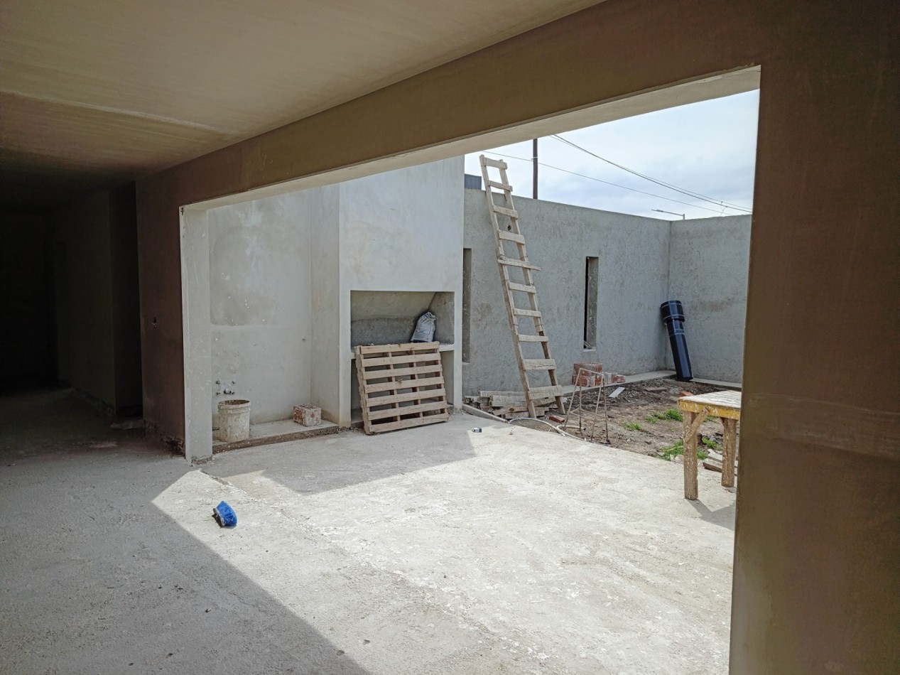 Vendo casa de 3 dormitorios a estrenar en Villa Catalina.