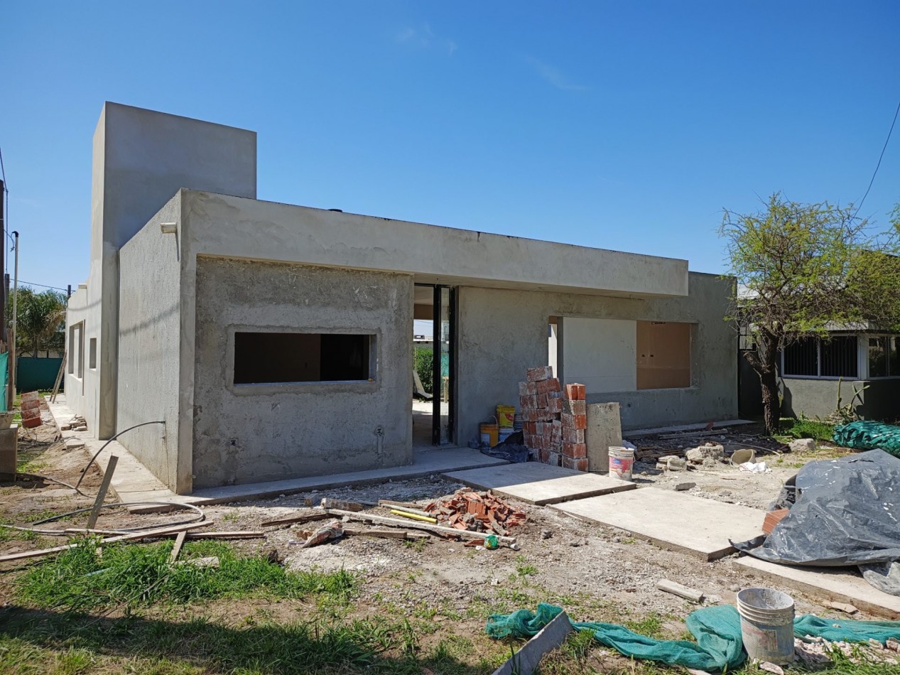 Vendo casa de 3 dormitorios a estrenar en Villa Catalina.