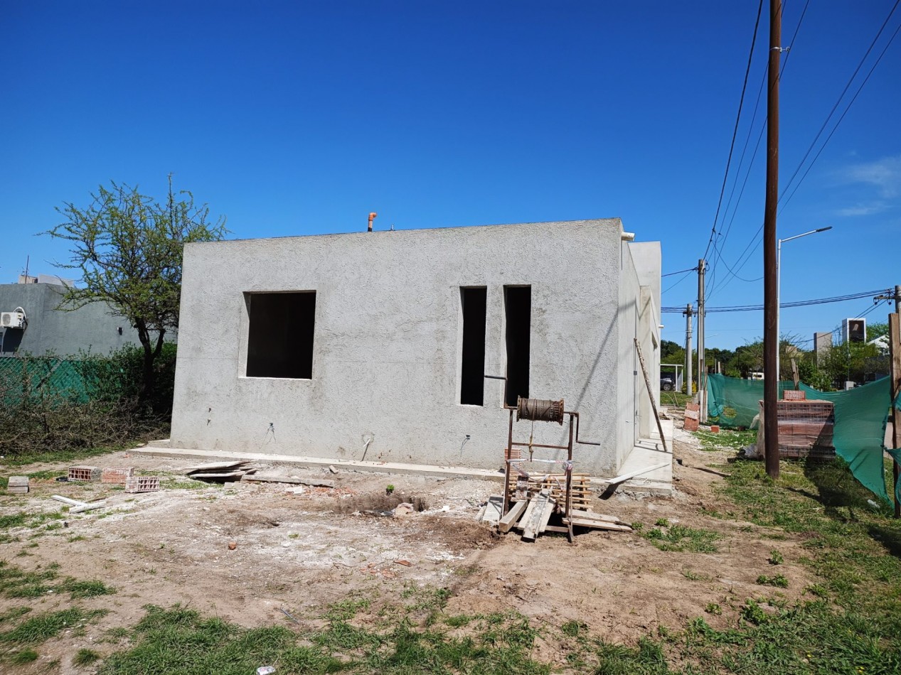 Vendo casa de 3 dormitorios a estrenar en Villa Catalina.