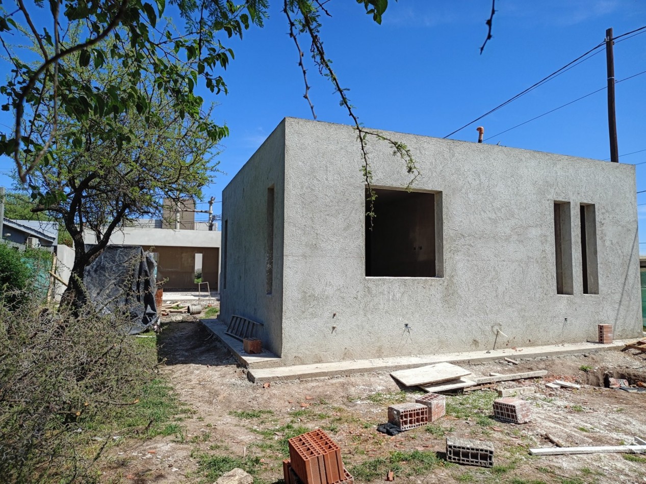 Vendo casa de 3 dormitorios a estrenar en Villa Catalina.