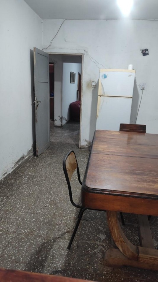 CASA EN VENTA A RECICLAR. 2 DORM. B° MARIANO MORENO. C/ESCRITURA!!!