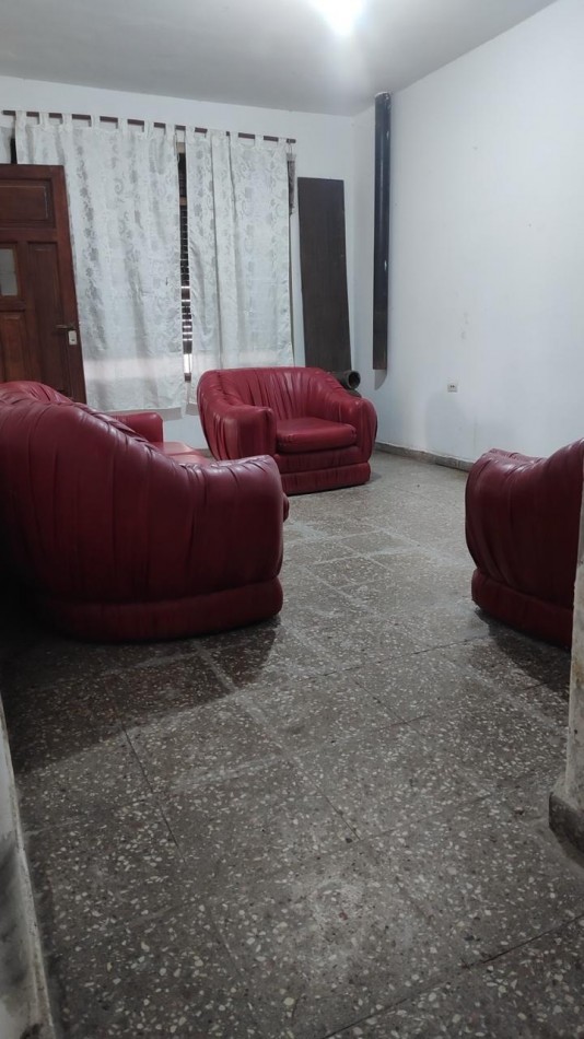 CASA EN VENTA A RECICLAR. 2 DORM. B° MARIANO MORENO. C/ESCRITURA!!!