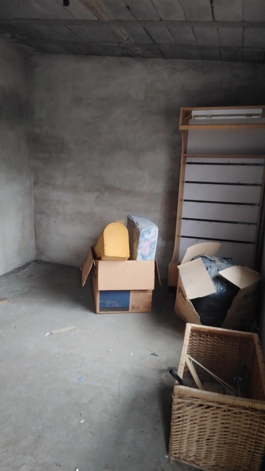 CASA EN VENTA A RECICLAR. 2 DORM. B° MARIANO MORENO. C/ESCRITURA!!!
