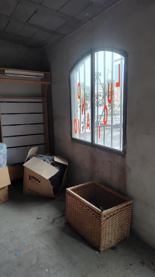 CASA EN VENTA A RECICLAR. 2 DORM. B° MARIANO MORENO. C/ESCRITURA!!!