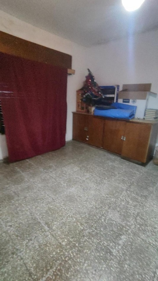 CASA EN VENTA A RECICLAR. 2 DORM. B° MARIANO MORENO. C/ESCRITURA!!!