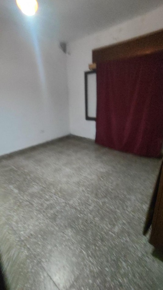 CASA EN VENTA A RECICLAR. 2 DORM. B° MARIANO MORENO. C/ESCRITURA!!!