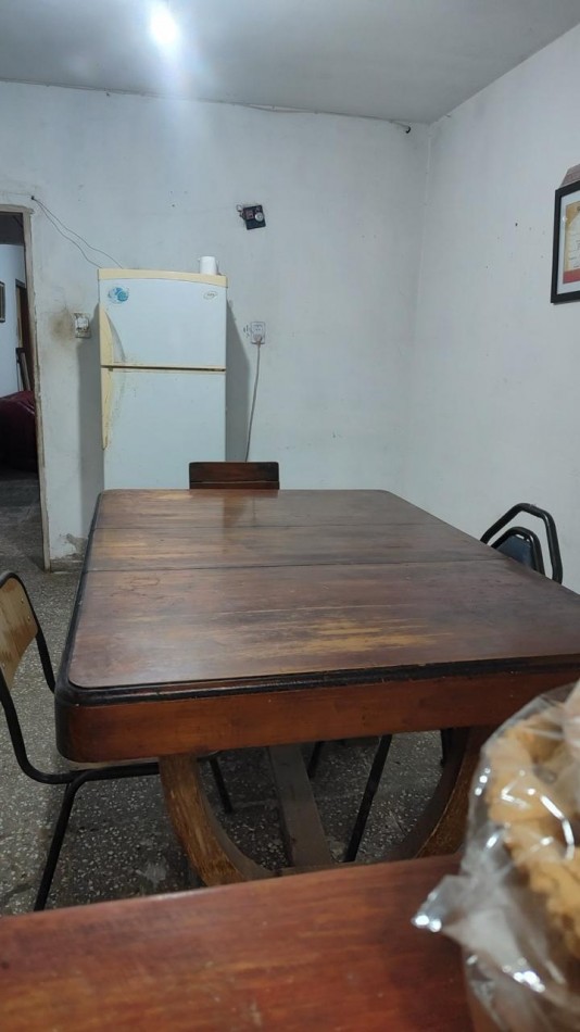 CASA EN VENTA A RECICLAR. 2 DORM. B° MARIANO MORENO. C/ESCRITURA!!!