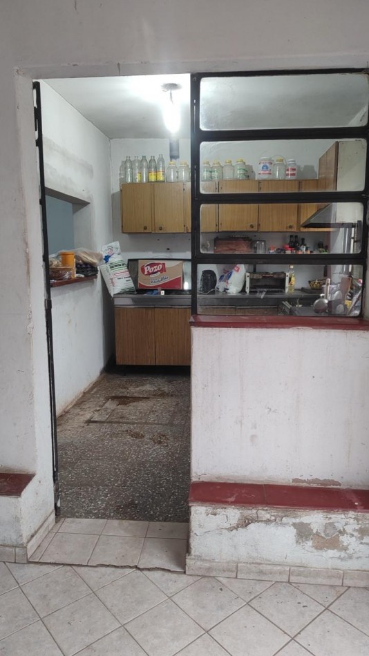 CASA EN VENTA A RECICLAR. 2 DORM. B° MARIANO MORENO. C/ESCRITURA!!!
