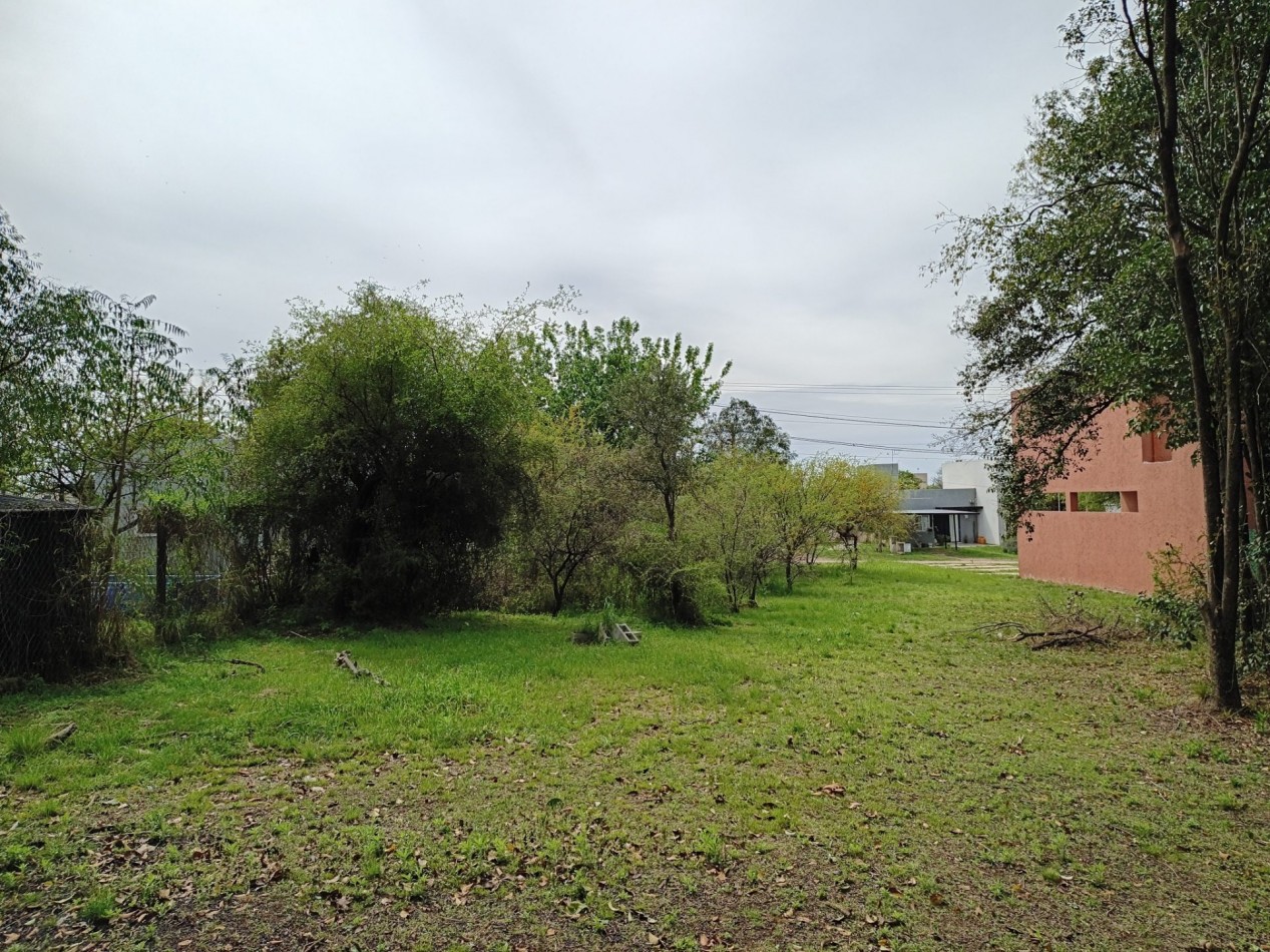 VENDO LOTE 400 M2 VILLA CATALINA - ESCRITURA Y OBRA DE GAS PAGADA