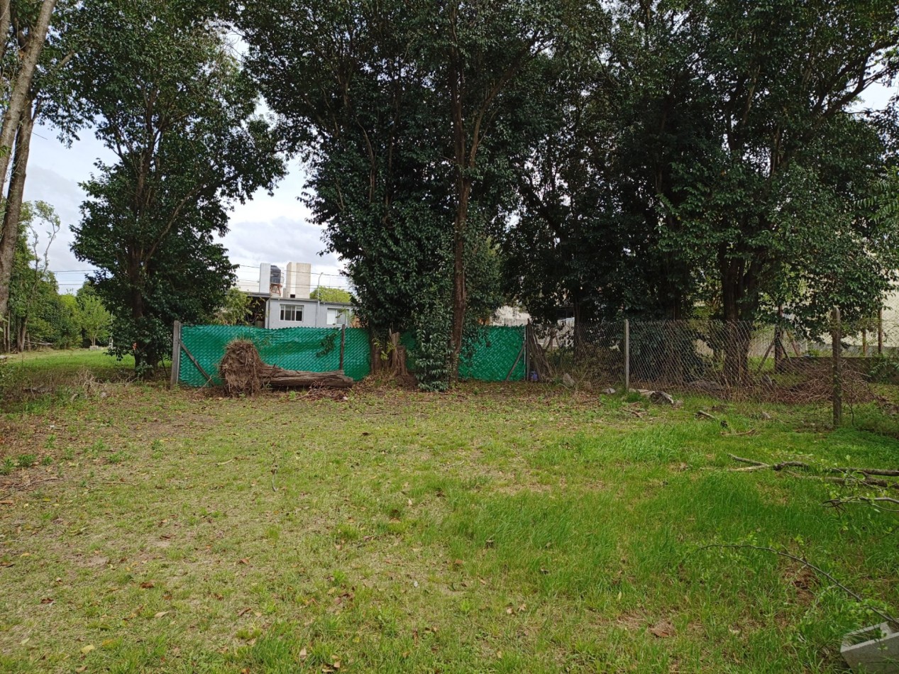 VENDO LOTE 400 M2 VILLA CATALINA - ESCRITURA Y OBRA DE GAS PAGADA