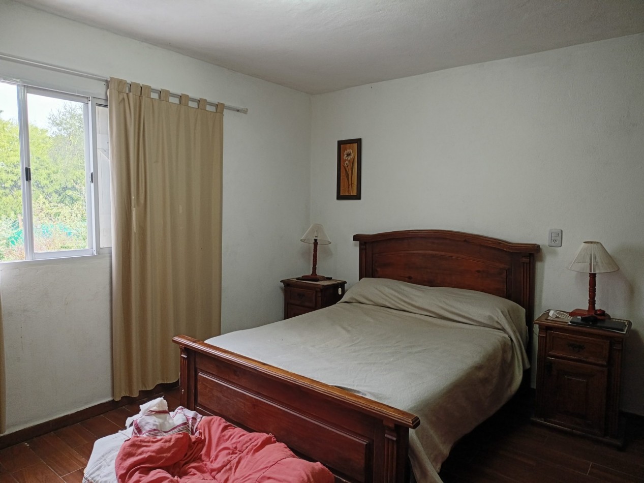 VENDO CASA 2 DOR. VILLA CATALINA. ESCRITURA Y OBRA DE GAS PAGADA.
